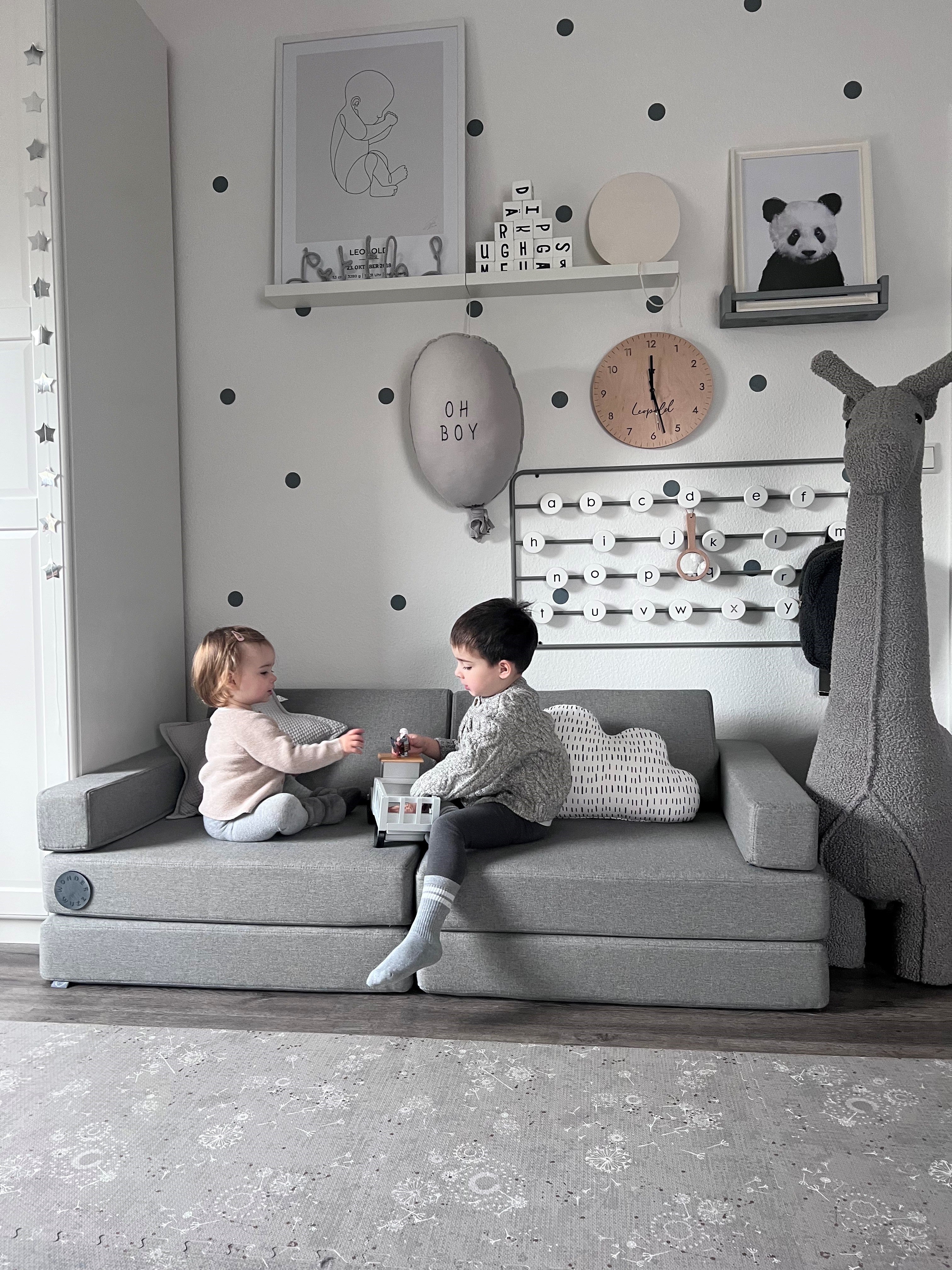 Gemeinsam und doch individuell: Spielsofa im Geschwisterzimmer